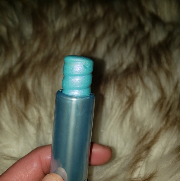 Unicorn Tears Highlighter Too Faced - Picture 4 of 4